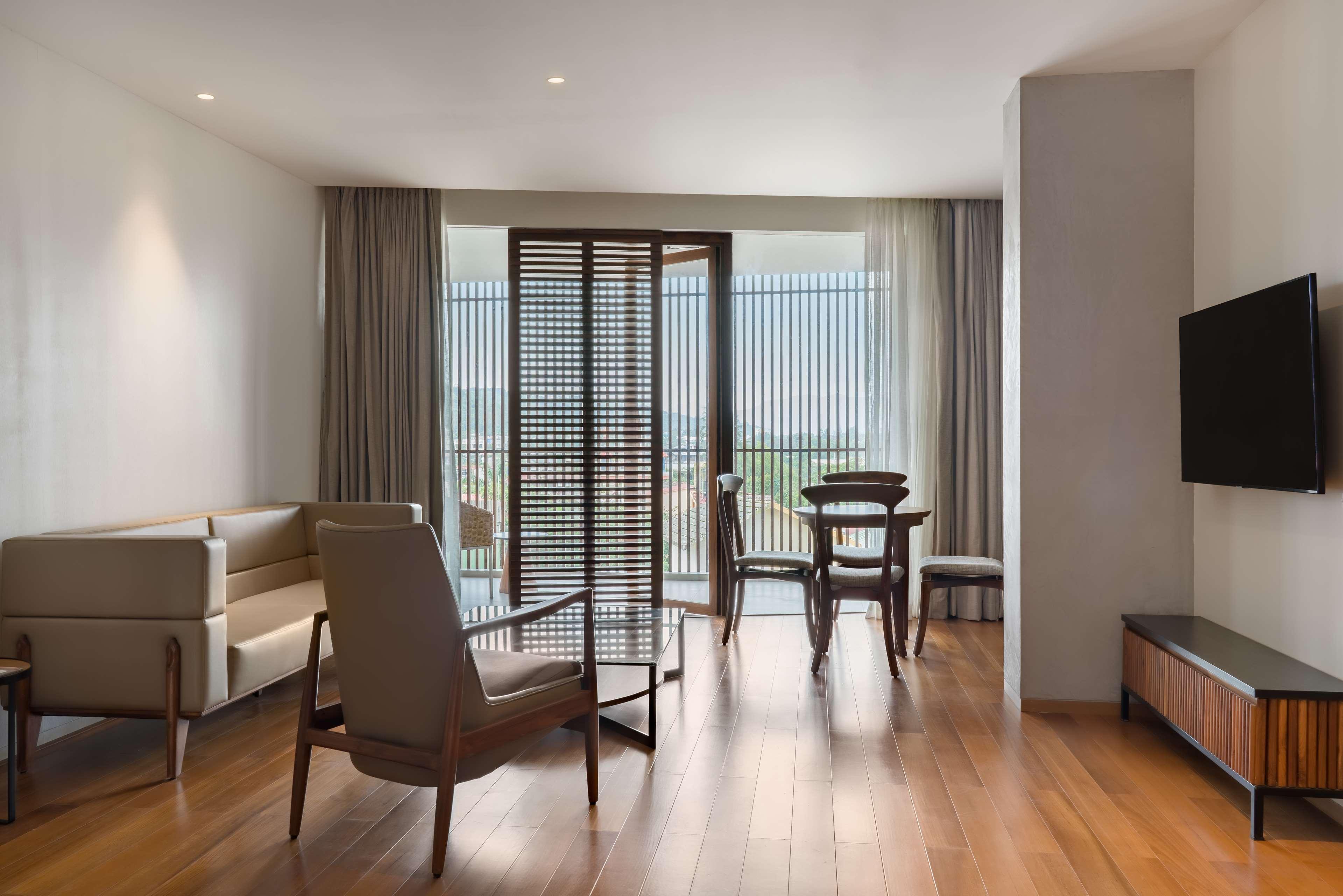 Radisson Resort And Spa Lonavla Exterior foto A typical living room in a typical apartment