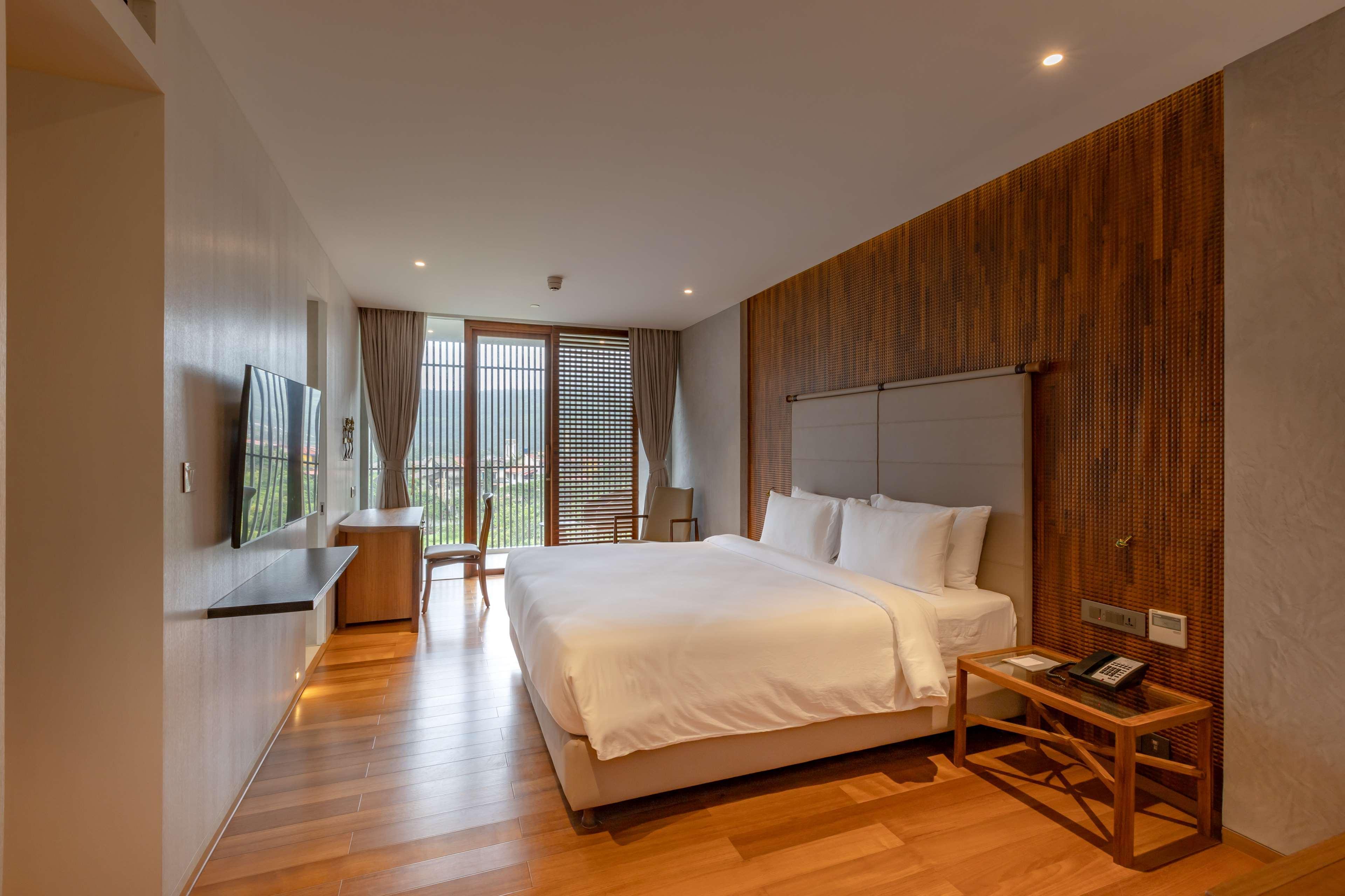 Radisson Resort And Spa Lonavla Exterior foto Deluxe Room