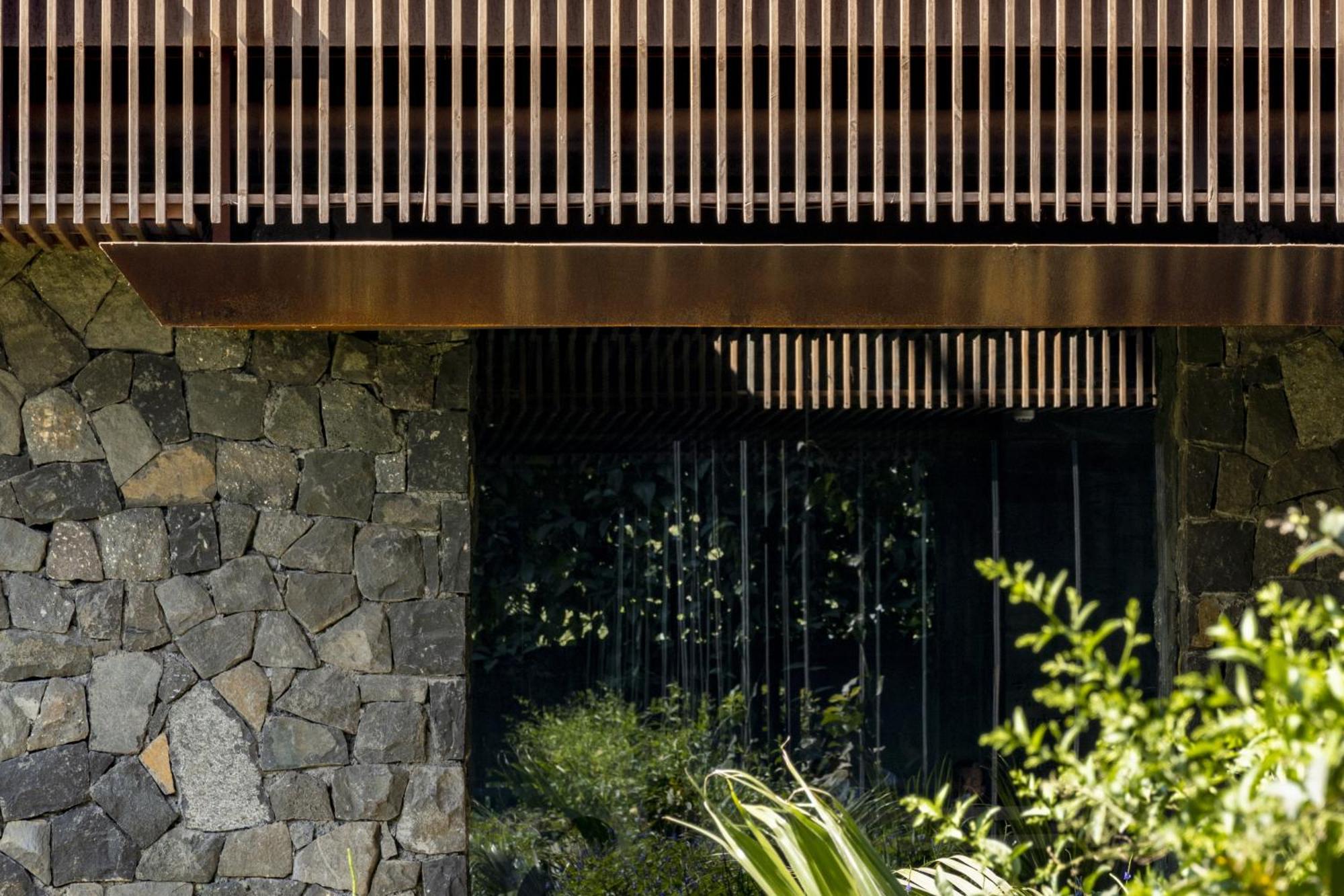 Radisson Resort And Spa Lonavla Exterior foto Detail of the house