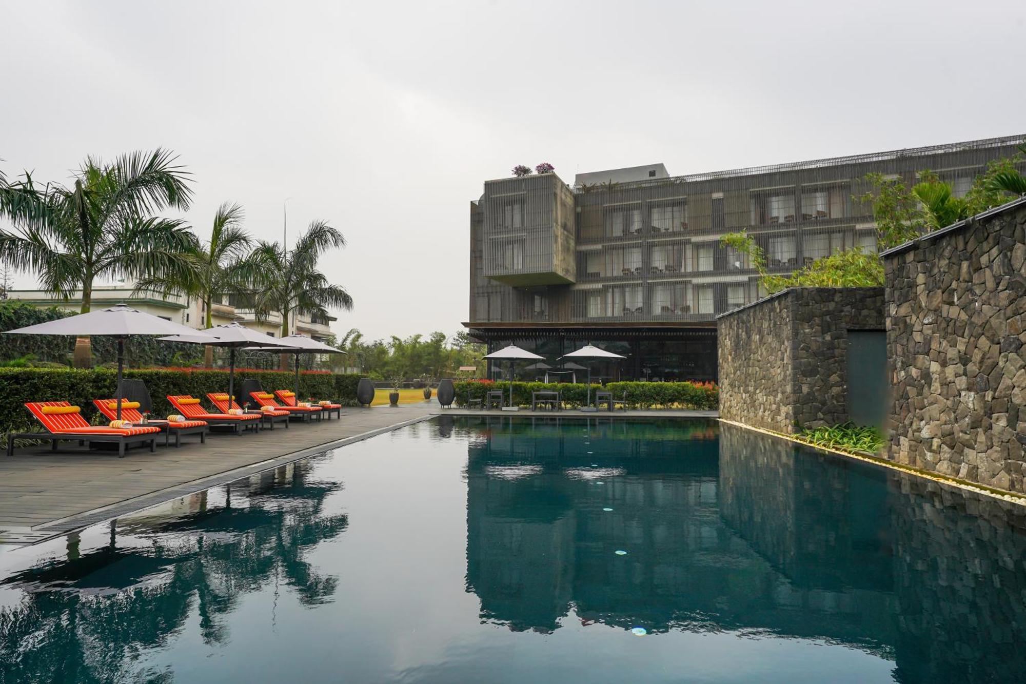 Radisson Resort And Spa Lonavla Exterior foto The Park, New Delhi
