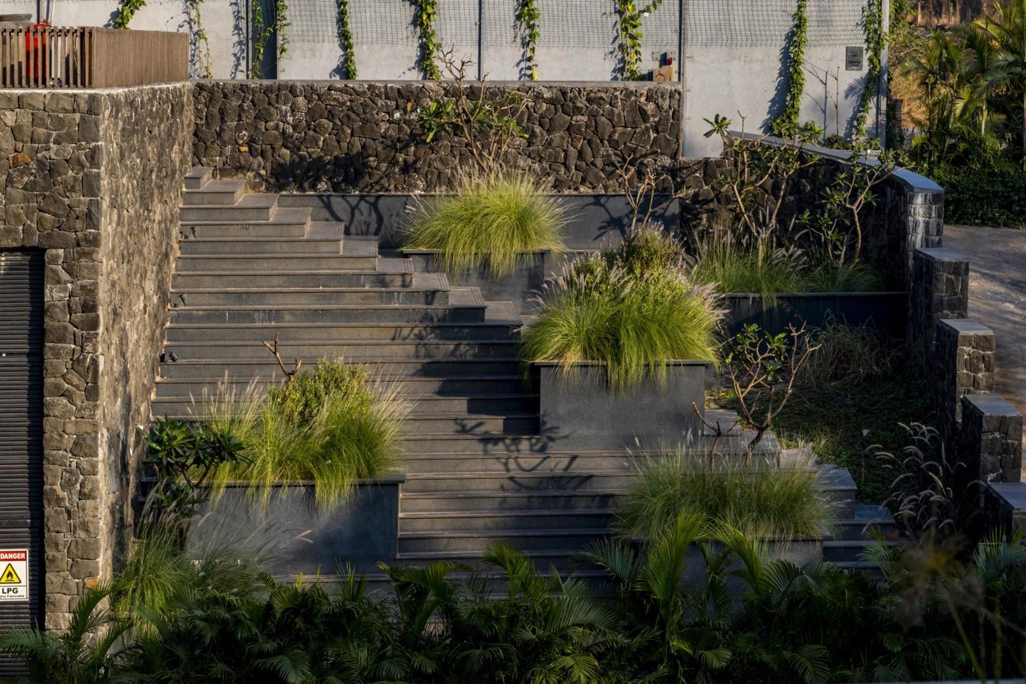 Radisson Resort And Spa Lonavla Exterior foto The steps